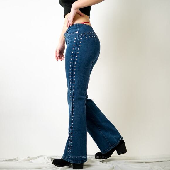 Vintage Y2K Flare Seamless Low Rise Studded Jeans - 4 - Picture 8 of 11